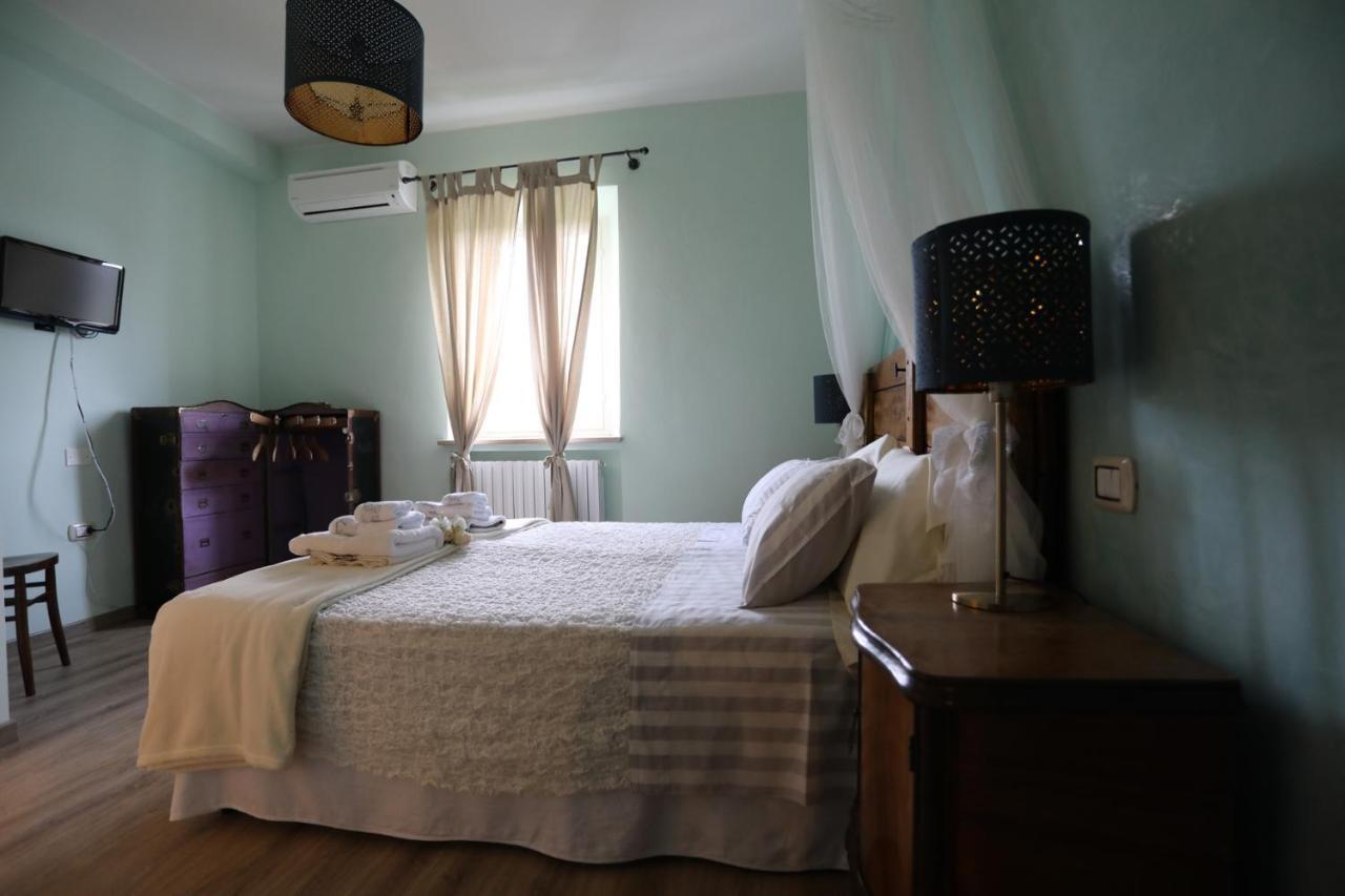 Tra I Campi Di Papaveri Bed & Breakfast Medesano Dış mekan fotoğraf